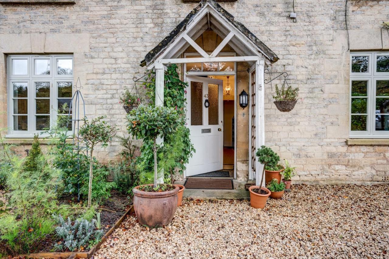 The Bladon * Woodstock
